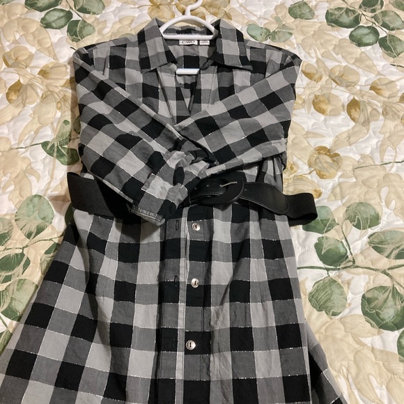 Ladies Blouse With Belt - Picture 3 of 12